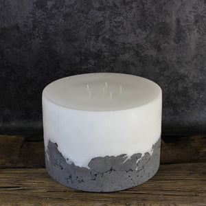 Open image in slideshow, Oversized pillar candle. Six wicks make this candle shine
